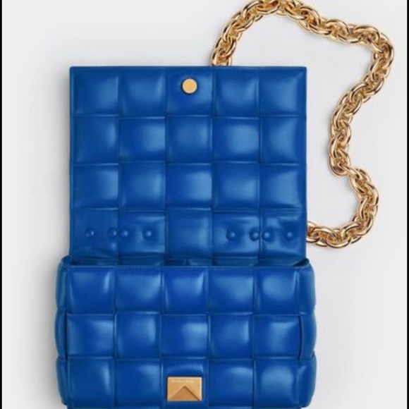 Cobalt blue Bottega Veneta Chain Cassette bag. - Picture 4 of 9